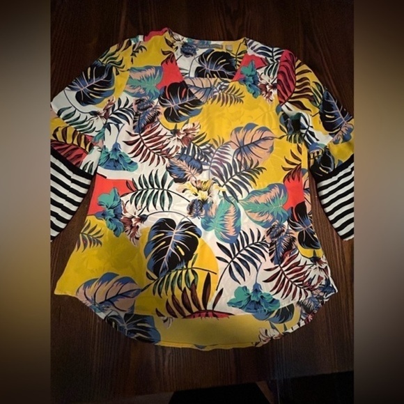 Valerie Stevens Tropical Stripe Boho Top With bell sleeves Women’s S preppy EUC - Picture 13 of 13